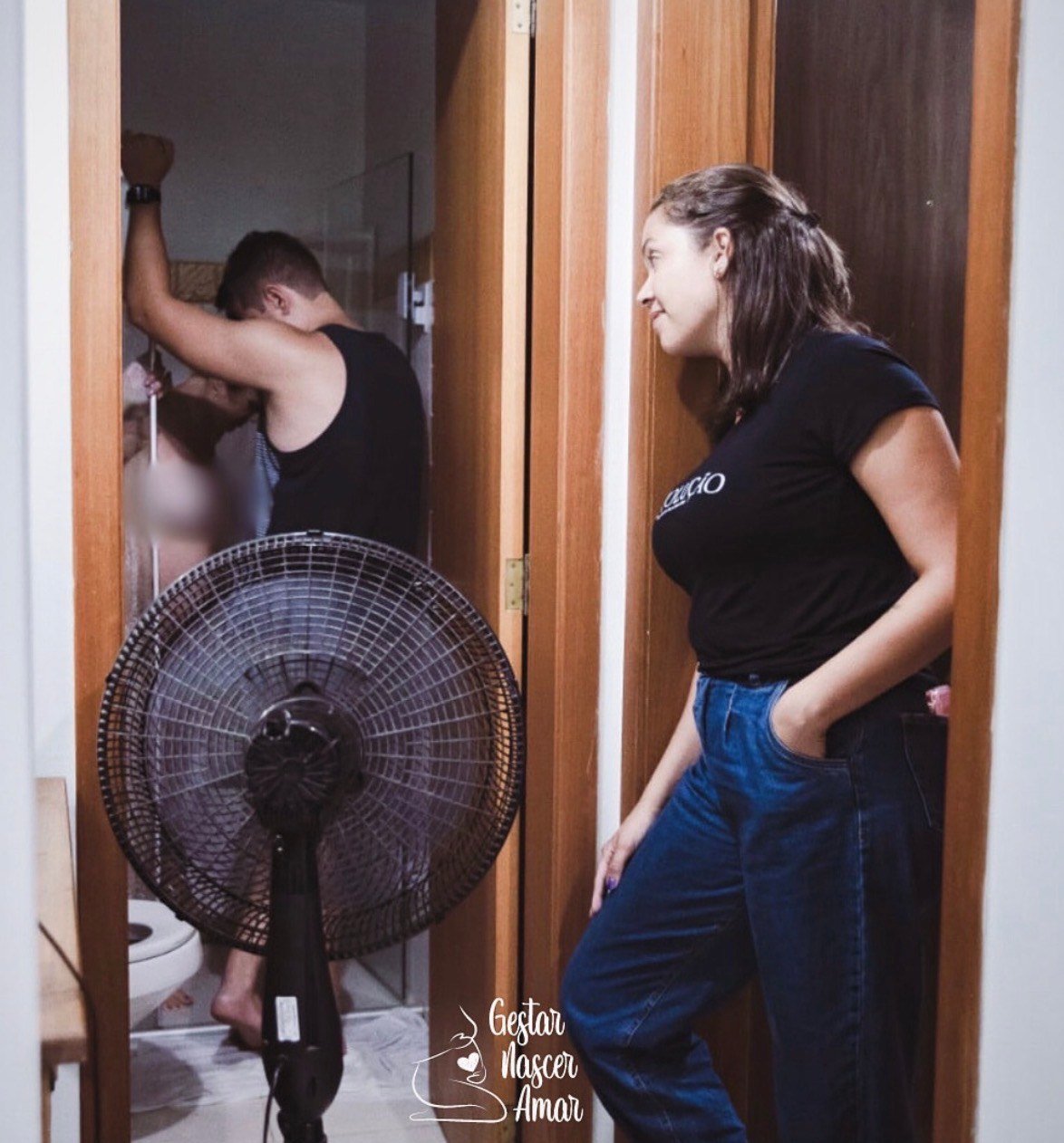 A Mão de Força e o Abraço de Entrega: O Verdadeiro Papel da Equipe de Parto trabalho de parto